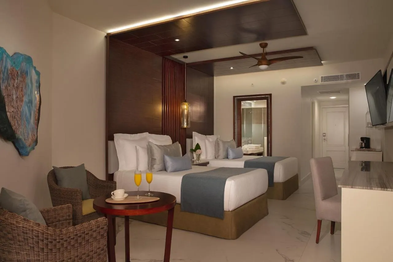 אתר נופש Secrets Royal Beach Punta Cana (Adults Only)